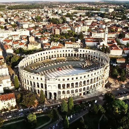 Amfiteatar Central *
